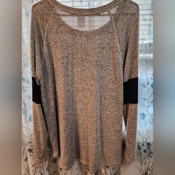 Sweater - Picture 3 of 4